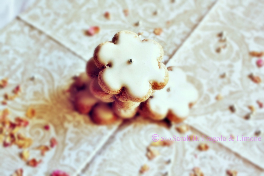 biscotti mandorla e acqua di rose