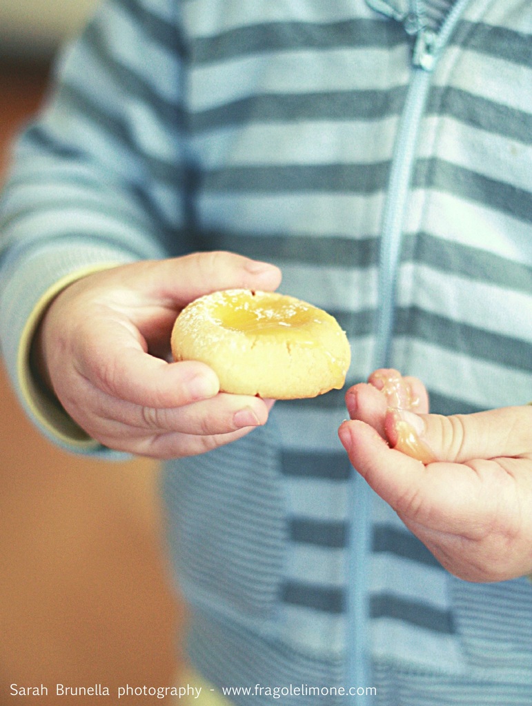 Lemon curd thumbprint cookies, o anche: paradiso al limone :)